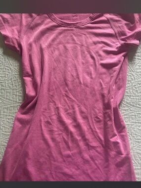 lululemon athletica Short Sleeve Tee in Pink